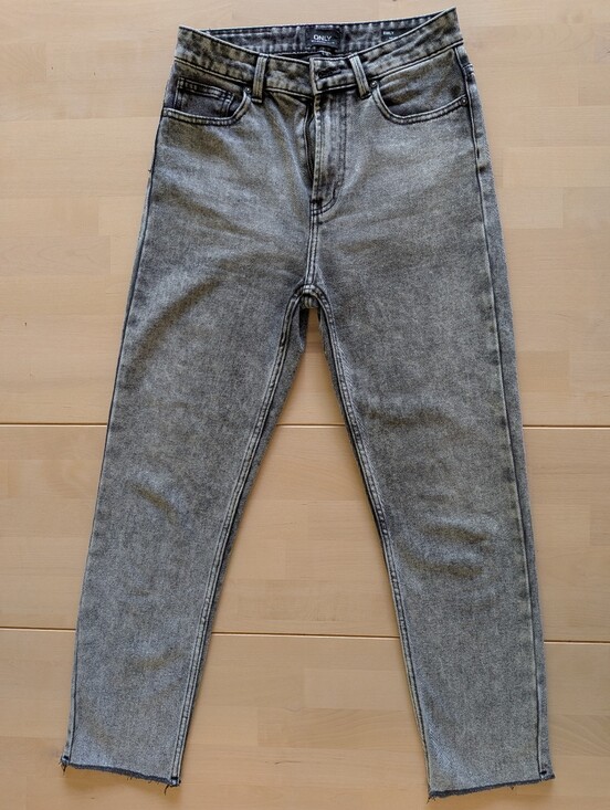 Only Denim - Only "Emily" Jeans High Waist Straight Raw Ankle Black Acid Size 28